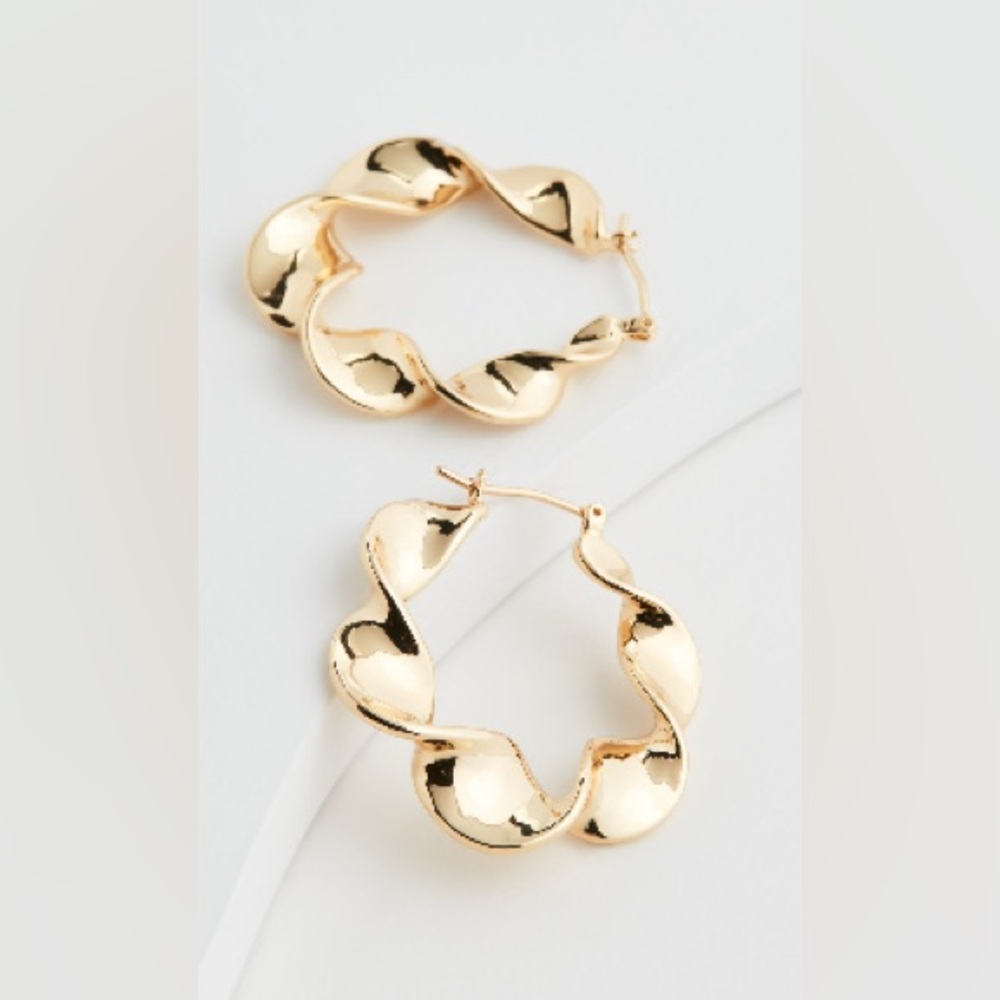 LOEFFLER RANDALL INDIYA TWISTED HOOPS EARRINGS